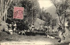 CPA Militaria Chasseurs Alpins La halte des chasseurs a la montagne