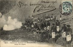 CPA Militaria Chasseurs Alpins Batteries alpines en manoeuvres dans les Alpes