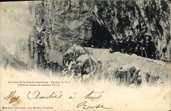 CPA Militaria Chasseurs Alpins Environs de la Grande Chartreuse Passage du Frou Chasseurs alpins en marches d'hiver