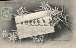 CPA Militaria Chasseurs alpins sur un glacier Alpes