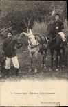 CPA Militaria Chasseurs alpins Muletier et soldat ordonnance (n°24 sur le col)