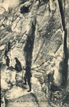 CPA Militaria Chasseurs alpins Sur le glacier Passage difficile