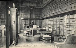 CPA Bibliotheque Chantilly Cabinet des livres 