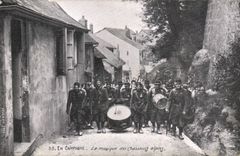 CPA Militaria Chasseurs Alpins En campagne La musique des chasseurs alpins