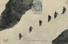 CPA Militaria Chasseurs Alpins A la corde Escalade