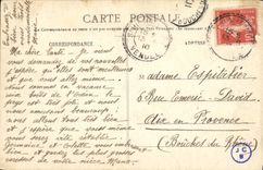 CPA Folklore Sablaises En attendant l'arrivee des barques