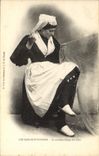 CPA Folklore Les Sables d'Olonne Le racommodage des filets Femme