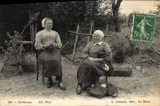 CPA Folklore Sarthoises Femmes