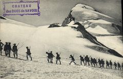 CPA Militaria Chasseurs Alpins sur un glacier Chateau des Ducs de Savoie 