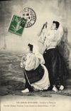 CPA Folklore Les Sables d'Olonne Pendant la tempete 