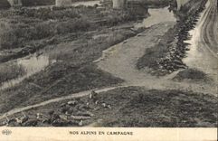 CPA Militaria Chasseurs Alpins Nos alpins en campagne