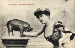 CPA Cochon Porc Femme 
