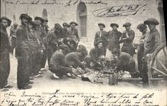 CPA Militaria Chasseurs alpins en manoeuvre 