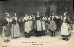 CPA Au Theatre de la passion Le drame de Jeanne d'Arc La ronde du Bois Chenu
