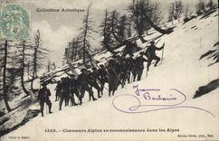 CPA Militaria Chasseurs alpins en reconnaissance dans les Alpes