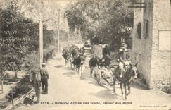 Vintage Postcard Militaria Alpine hunters alpine Battery on the road return of the Alps