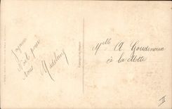 CPA Militaria Chasseurs alpins Femme