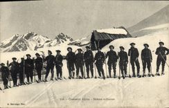 CPA Militaria Chasseurs alpins Skieurs militaires Ski 