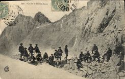 Vintage Postcard Militaria Alpine hunters Collar of the Great Breakage