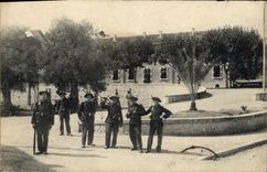 CPA Militaria Chasseurs Alpins 