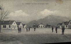 CPA Militaria Chasseurs Alpins Annecy La caserne 