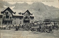 CPA Militaria Chasseurs Alpins Le Lautaret Grand Halte des Chasseurs Alpins vers l'un des chalets 