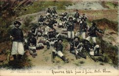 CPA Militaria Chasseurs Alpins au repos 