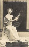 CPA Femme Lyre 