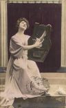 CPA Femme Lyre 