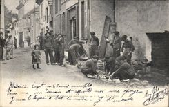 CPA Militaria Chasseurs Alpins en manoeuvres En popote 