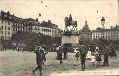 Vintage Postcard Lyon the play of twin wheel places Bellecour