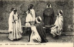 CPA Musiciens et Danseuses Afrique du Nord 