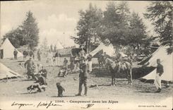 CPA Militaria Chasseurs Alpins Campement dans les Alpes 