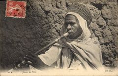 CPA Folklore Joueur de flute Afrique du Nord 