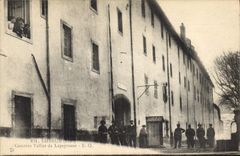 Vintage Postcard Militaria Alpine hunters Spray Vallier Barracks of lapeyrouse