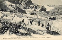 CPA Militaria Chasseurs Alpins en manoeuvres Reconnaissance sur le glacier du Rateau 