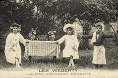 CPA Les Weberty Acrobates fantastiques merveilleux 