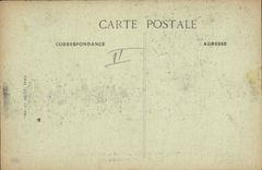 CPA Militaria Les Fetes de la Victoire a Paris 13 juillet 1919 A l'hotel de ville Le marechal Foch decore un poilu 