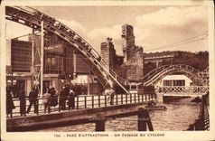 Postal París 1937 de Exposición internacional Parque de atracciones un paso del ciclón