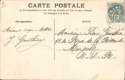 CPA Folklore Auvergne Un joueur de musette