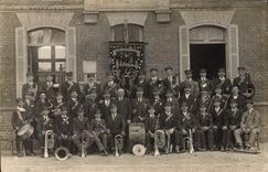 CARTE PHOTO Folklore Troupe musicale