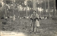 CPA Folklore Berger landais tricotant Moutons