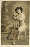 CPA Femme Artiste 