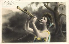 CPA Femme Lutece 