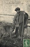 CPA Chien Chiens Les Pyrenees Jeune Patre retenant son fidele Labrit TOP 