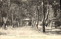 CPA Kiosque et allees d'Azemar Draguignan Attelages Porte Faix (animee)
