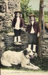 CPA Chiens Chien Pyrenees Enfants Ossalois et chien des Pyrenees