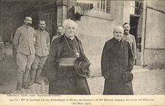CPA Militaria Mgr le cardinal Lucon Archeveque de REims viennent de visiter les Hopitaux fin Mars 1918 