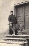 CPA Chien Chiens Les Samaritains du Grand St Bernard 