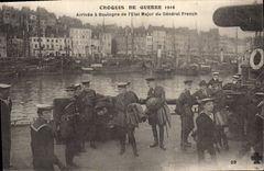 CPA Militaria Arrivee a Boulogne de l'Etat Major du General French 